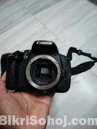 Canon ESO650D